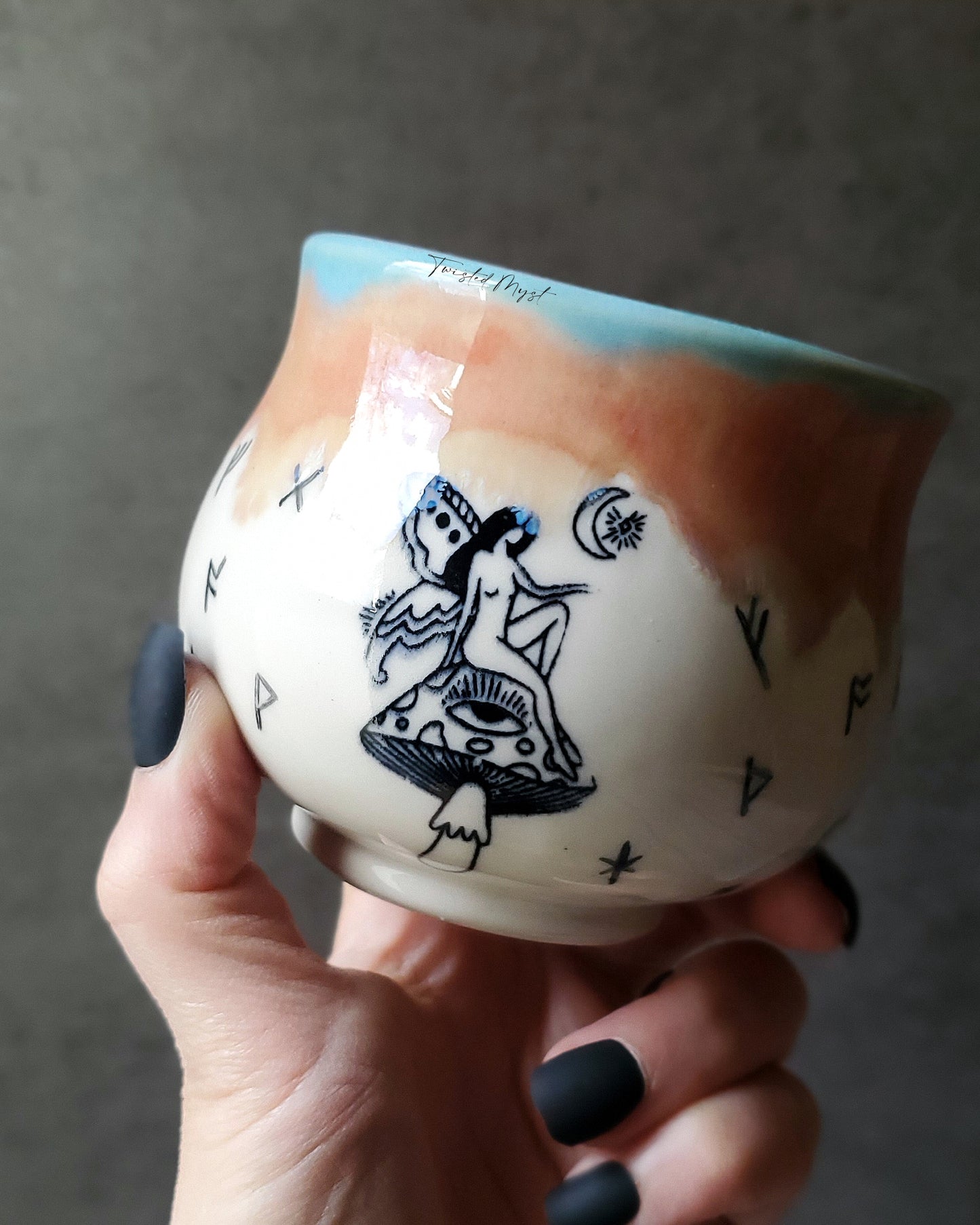Mushroom Goddess Mug in Apricot Dreams Glaze