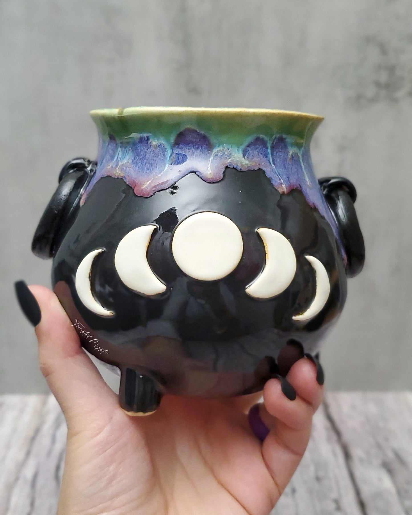 Claudron Moon Phases Pot in Witch Brew Glaze